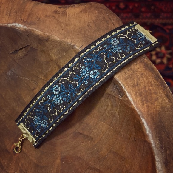Boho floral embroidered webbing cuff textile festival bracelet - Picture 1 of 7